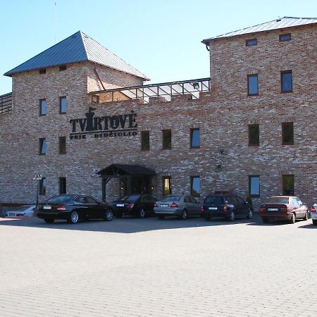 Tvirtove Prie Didziulio Hotel Dėdeliškės Buitenkant foto
