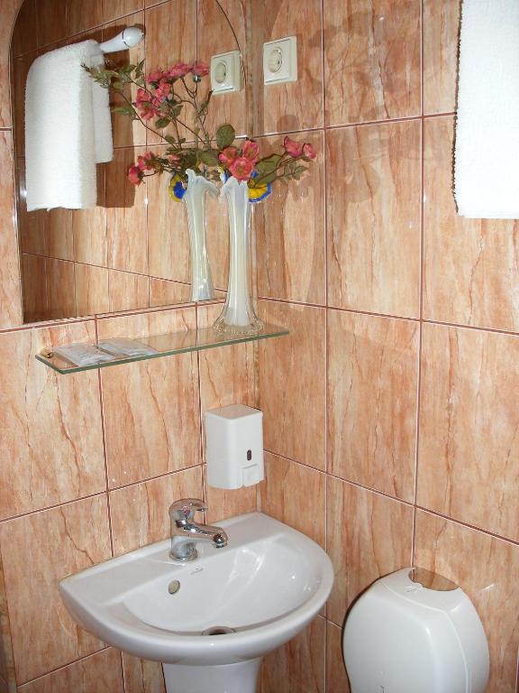 Tvirtove Prie Didziulio Hotel Dėdeliškės Kamer foto