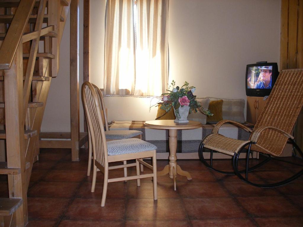 Tvirtove Prie Didziulio Hotel Dėdeliškės Kamer foto