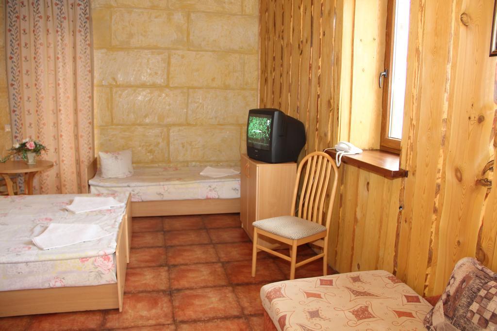 Tvirtove Prie Didziulio Hotel Dėdeliškės Kamer foto